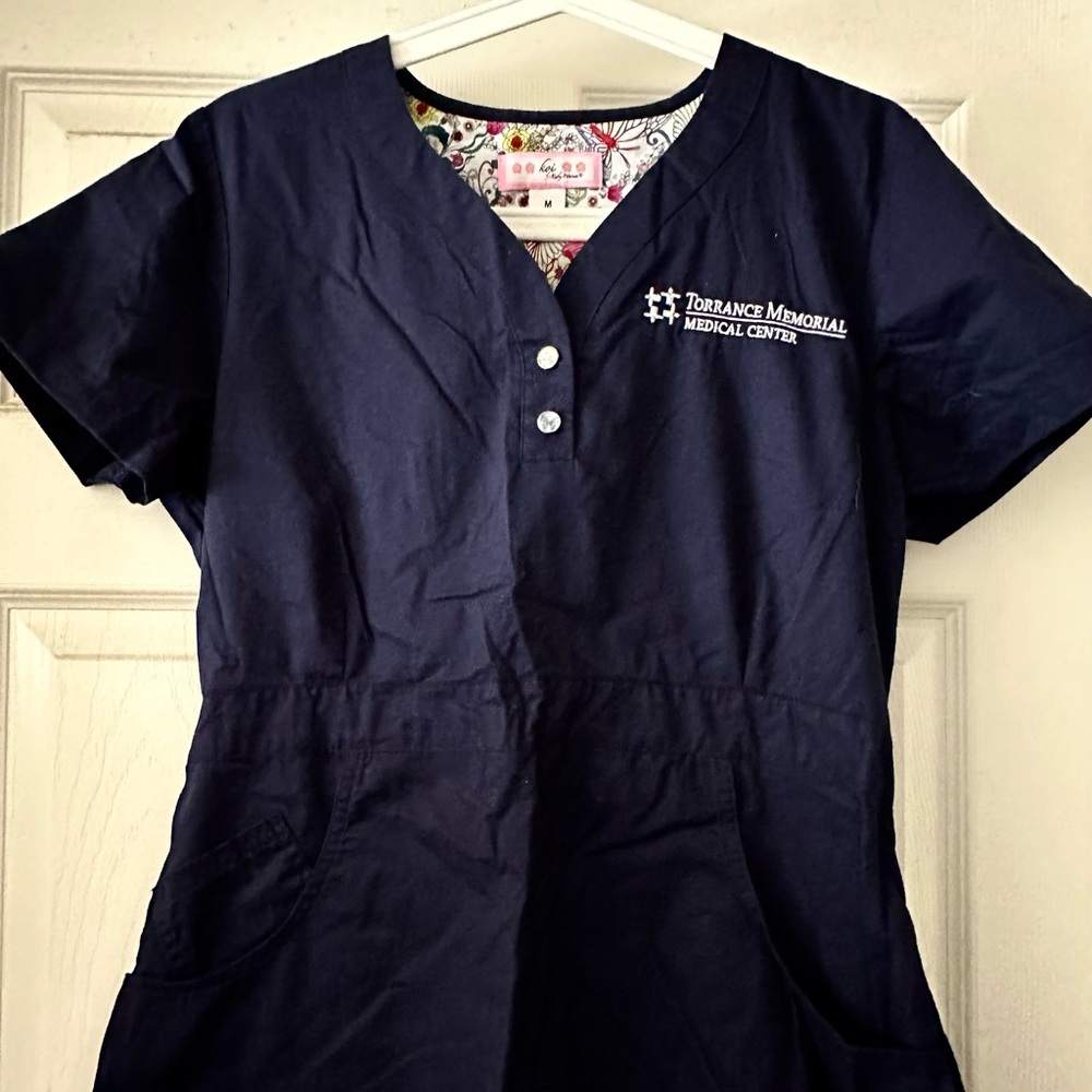 Lot Of 2 Torrance Memorial Navy blue scrub Tops  Size Medium and small